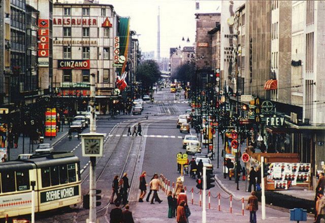 33 Farbfotos, die Straßenszenen im Mannheim der 1970er Jahre einfangen_Ha