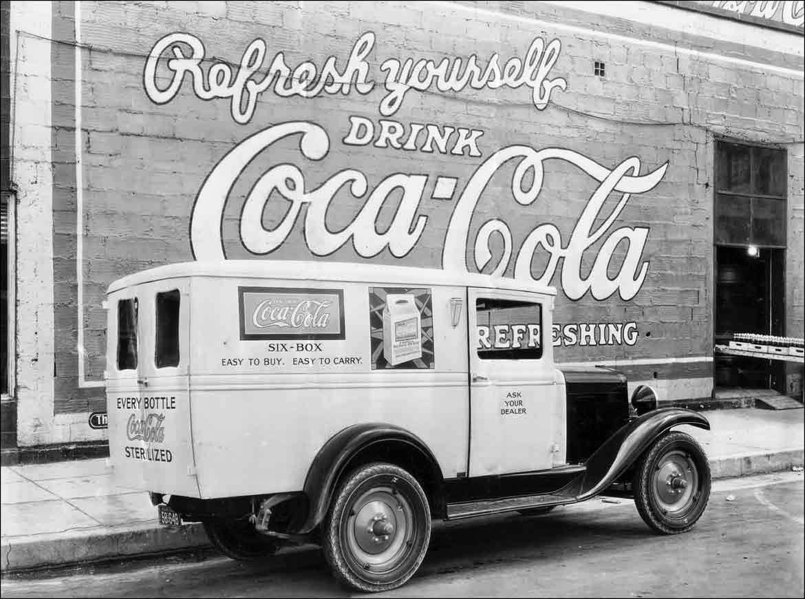 Vintage Photos of Ford Coca-Cola Delivery Trucks From Between the 1920s and 1950s_Ha