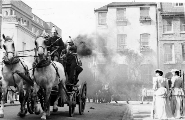 23 Amazing Vintage Photographs Show How London Looked Like in the 1860s and 1870s_Ha