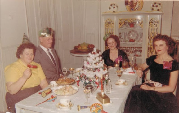 22 Vintage Snapshots of New Year’s Eve Parties in the 1950s and 1960s _ nan