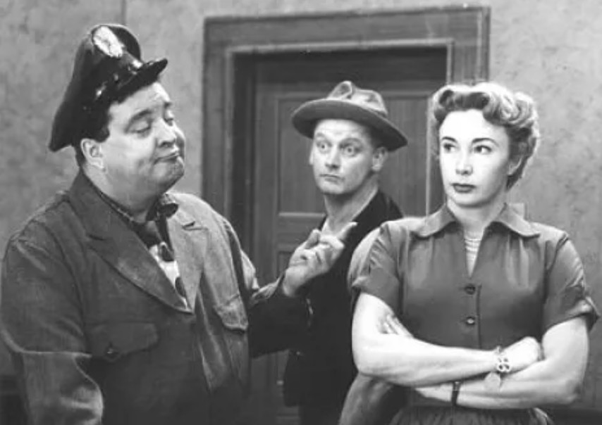 The Honeymooners (1955-1956): A Timeless Classic in Television Comedy_teo