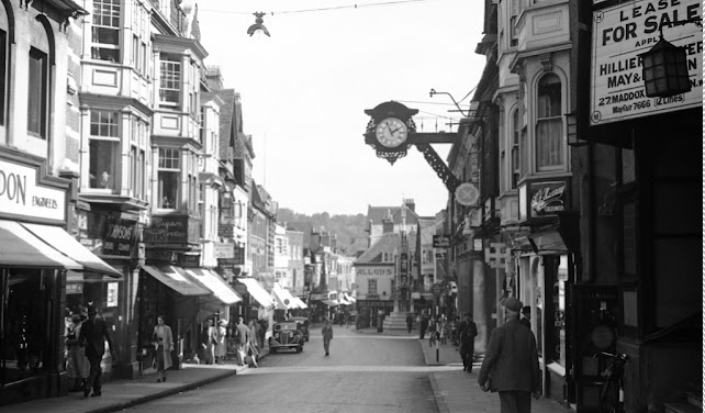 Amazing Photos Document Everyday Life of England in the Late 1930s_teo