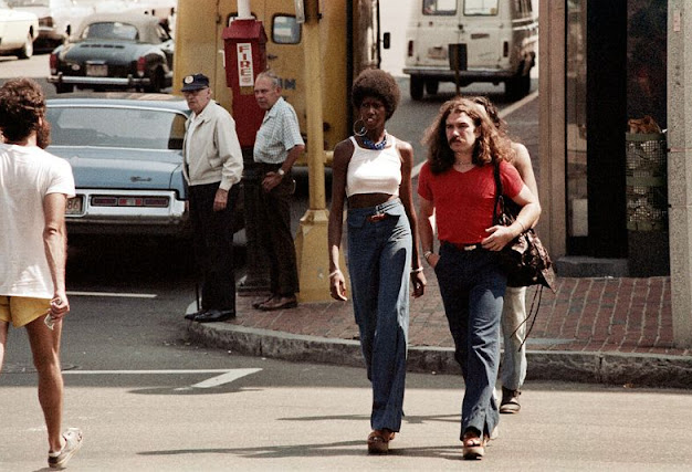 Summer’s Street Fashion of Boston in the Early 1970s_teo