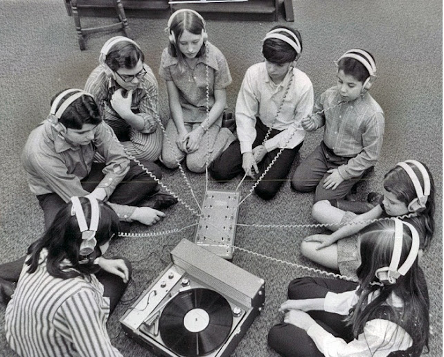 Vinyles Passion: Vintage Photos Capture Teenage Record Parties in the 1950s and 1960s_teo